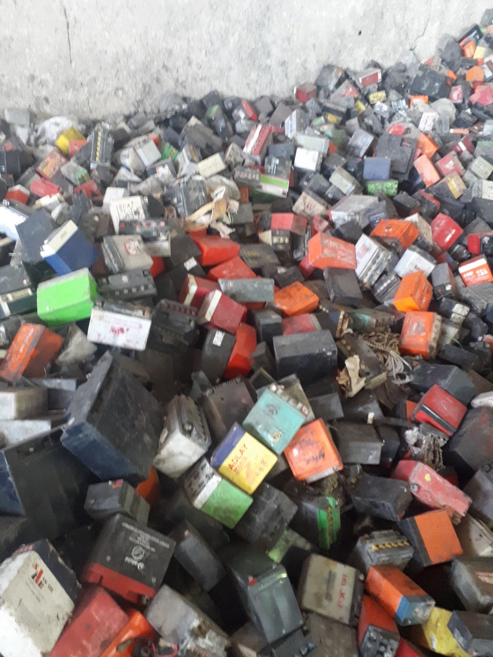 مرجع تخصصی و بهترین باتری خودرو و بازیافت سرب و باتری در مشهد